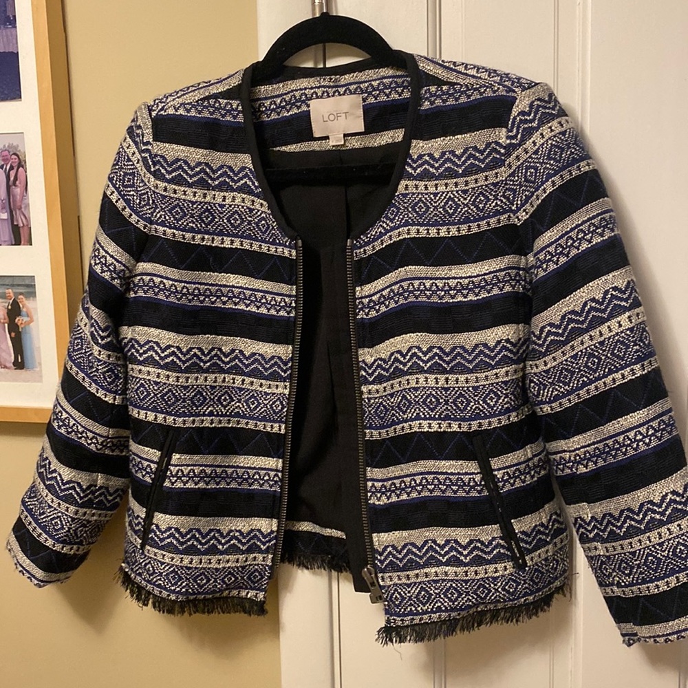 Loft blazer size 4.  Excellent used condition.